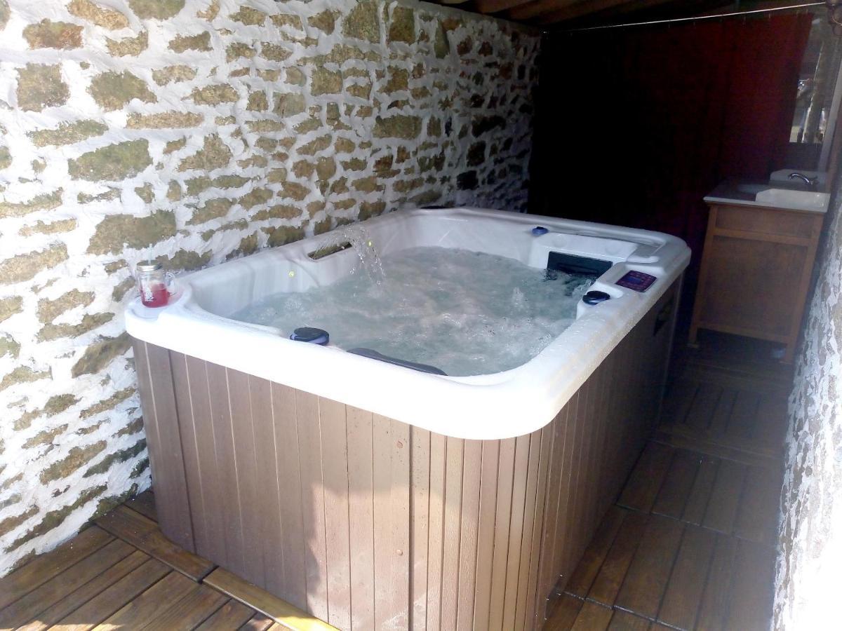 Maison Spacieuse A Plougonven Avec Jacuzzi Et Jardin מראה חיצוני תמונה