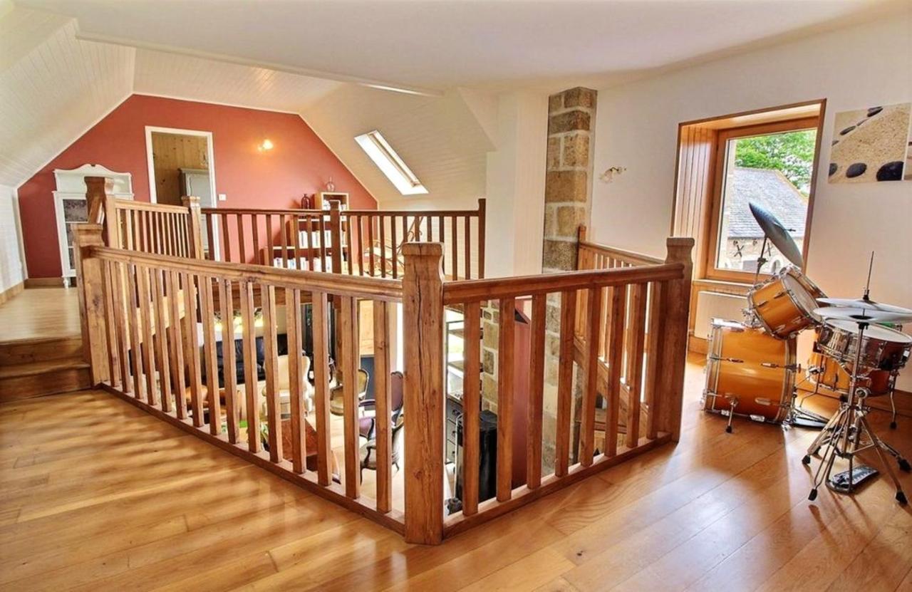 Maison Spacieuse A Plougonven Avec Jacuzzi Et Jardin מראה חיצוני תמונה
