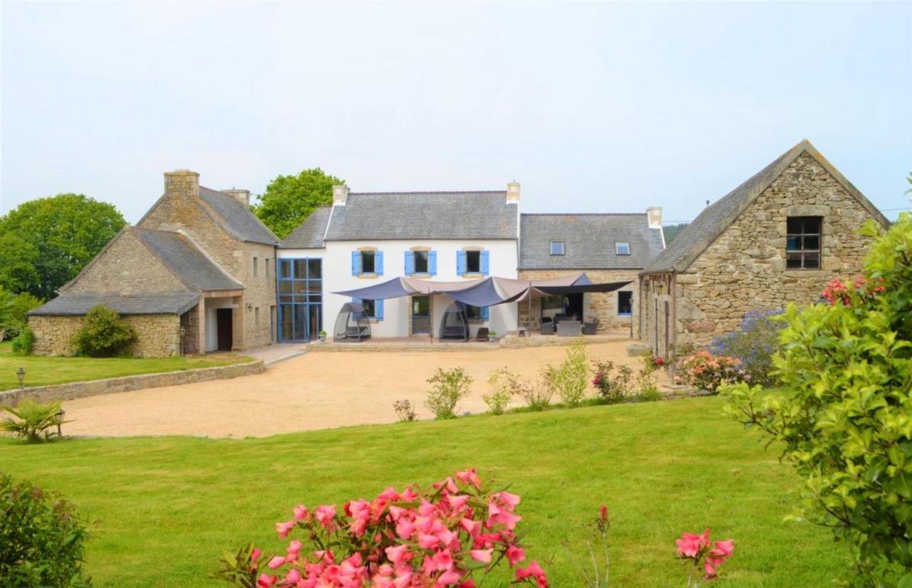 Maison Spacieuse A Plougonven Avec Jacuzzi Et Jardin מראה חיצוני תמונה